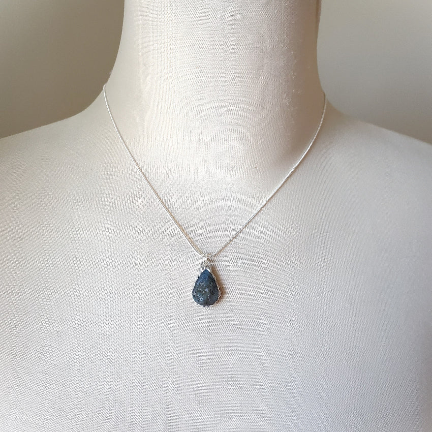 Blue labradorite teardrop pendant on bust