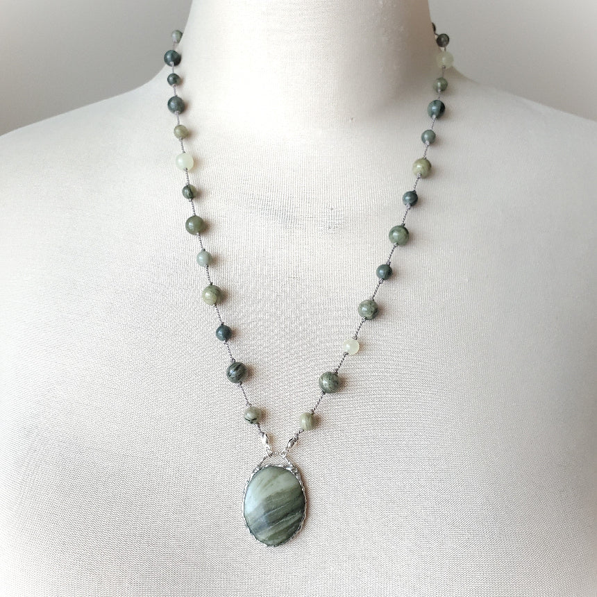 Serpentine and Green Line Quartz knotted necklace on bust