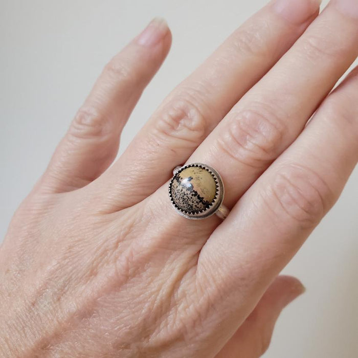 Chohua jasper silversmith ring on model