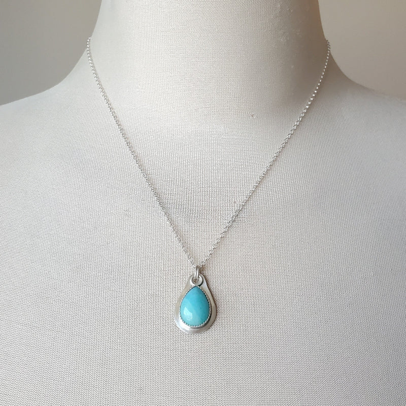 Amazonite teardrop silversmith necklace on bust