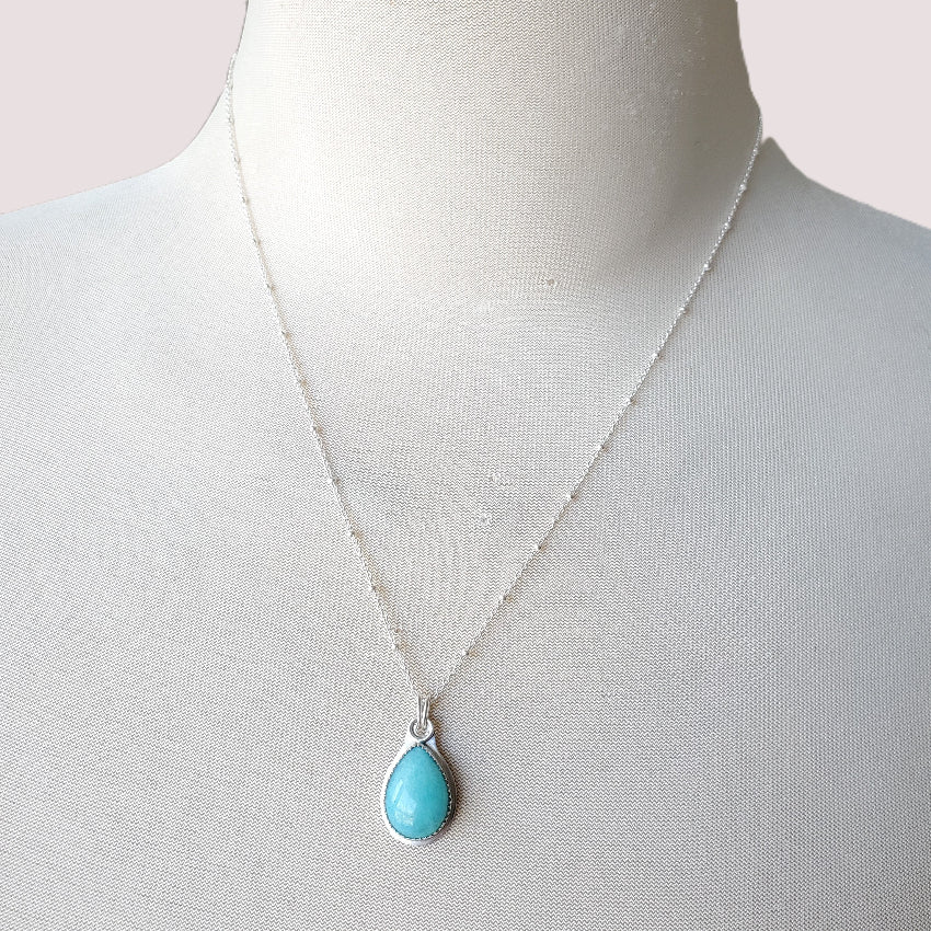 Amazonite teardrop silversmith necklace on bust