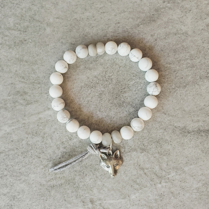 Howlite stretch bracelet with fox charm