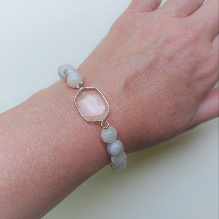 White Crazy Lace Agate stretch bracelet with Quartz focal