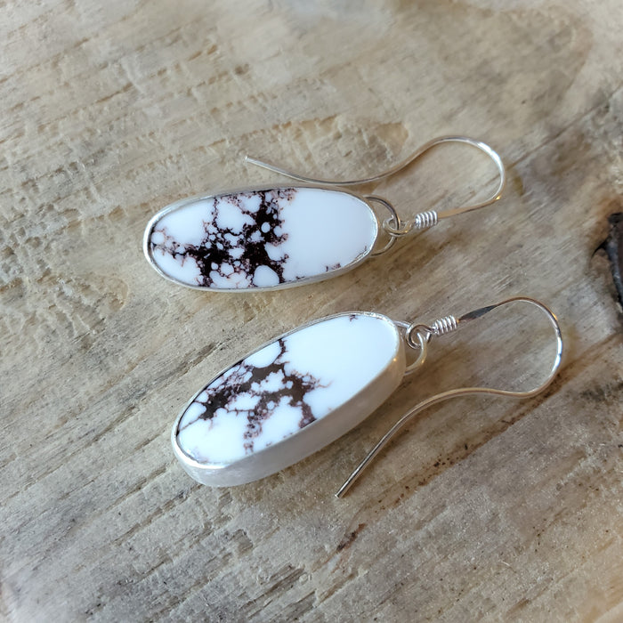 Silversmith earrings with oval Wild Horse Magnesite 