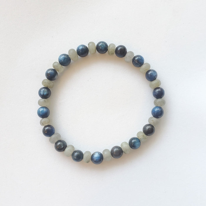 Blue Kyanite  & Labradorite stretch bracelet