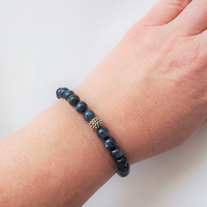 6mm high grade blue kyanite gemstone bracelet