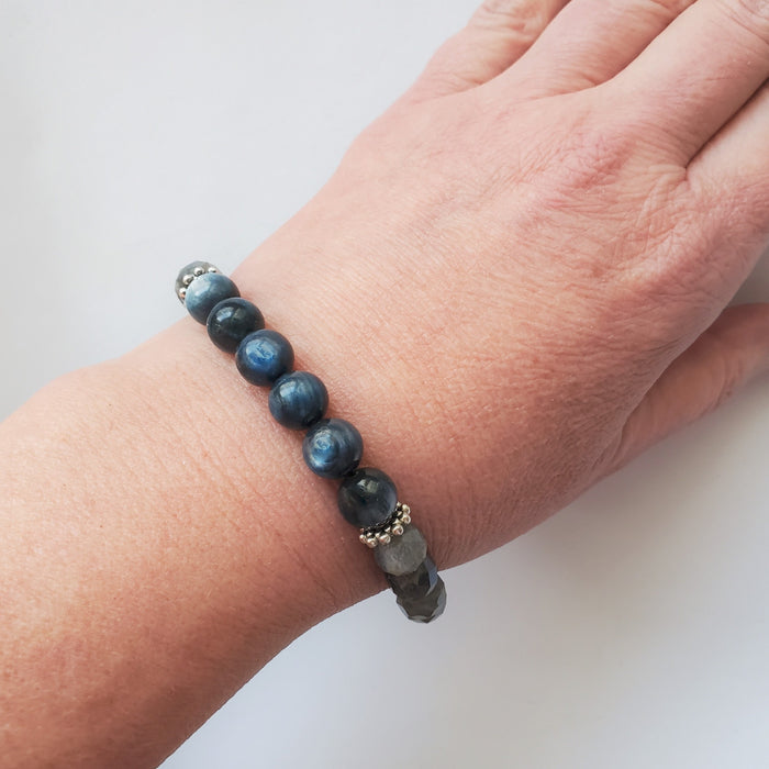 8mm faceted Labradorite and Blue Kyanite beaded bracelet