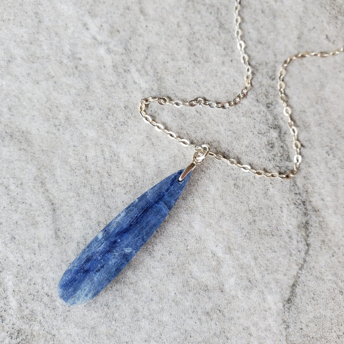 raw blue kyanite pendant necklace 